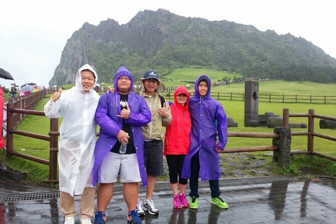 Jeju Private Day Tour- Seongsan Ilchulbong & Haenyeo performance - An In-Depth Look at the Jeju Private Day Tour