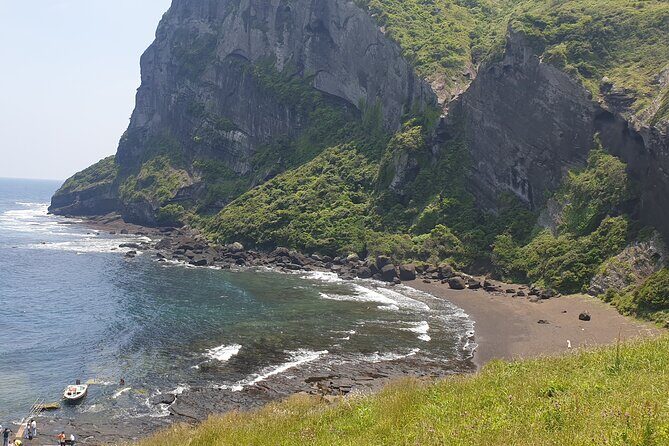 Jeju Private Day Tour- Seongsan Ilchulbong & Haenyeo performance - Frequently Asked Questions