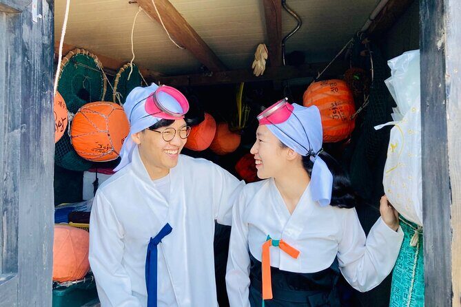 [Jeju] Private Photoshoot with Traditional pearl diver Haenyeo Costume - Key Points