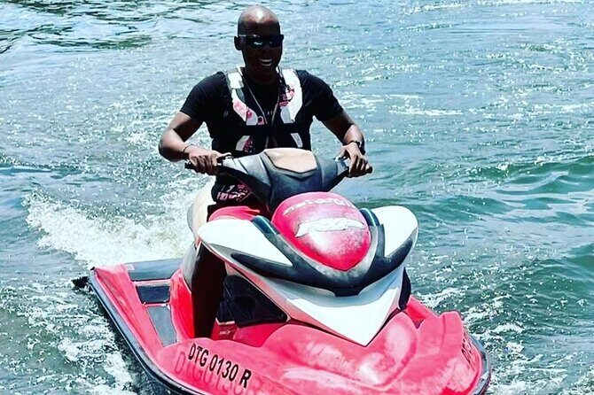 Jet Ski/ Parasailig Water Activity in Montego Bay Jamaica. - A Closer Look at the Experience