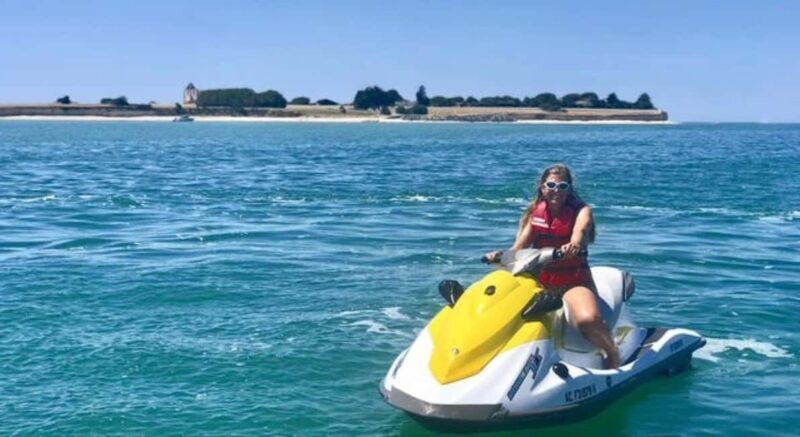 Jet-ski Tour 1 hour île de Ré - Discover La Rochelle and Île de Ré on a 1-Hour Jet-Ski Tour