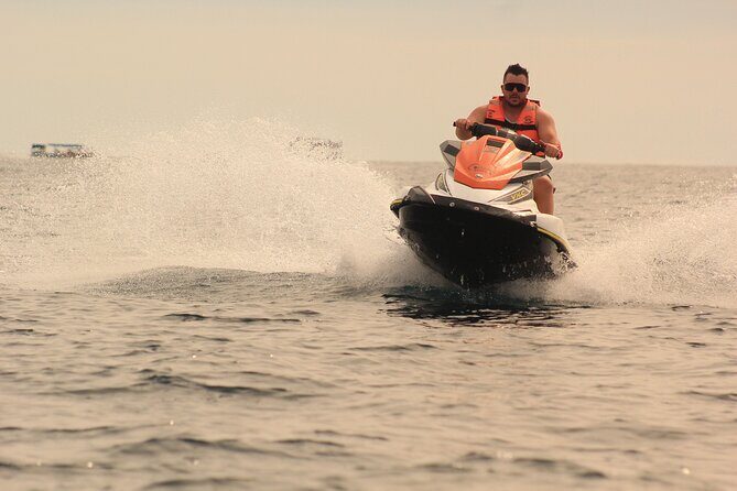 Jet Skiing in Cabo San Lucas - An In-Depth Look at Jet Skiing in Cabo San Lucas