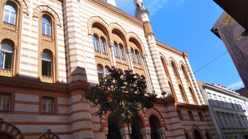 Jewish Quarter & Synagogues with personal stories - Key Points