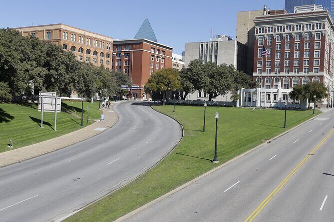 JFK Assassination Tour with Lee Harvey Oswald Rooming House - A Deep Dive into Dallas’s JFK-Related Sites