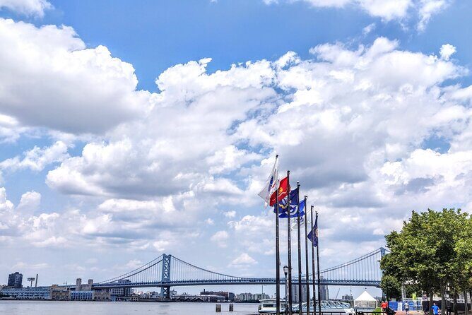 Jog the Benjamin Franklin Bridge and Enjoy Historic Sightseeing - Key Points
