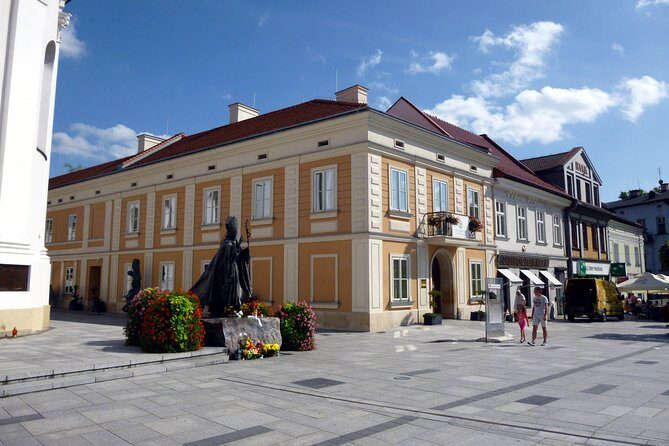 John Paul II Route Guided Tour With Private Transport - Transportation and Comfort