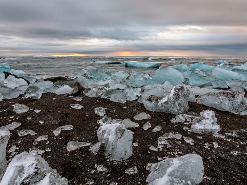 Jökulsárlón Floating Glacier & Diamond Beach Day Tour - The Allure of the Southeast Coast: Why It Matters