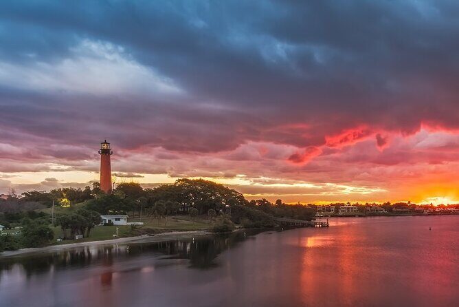 Jupiter Island Historic Narrated Sunset Cruise - Small Group - Key Points