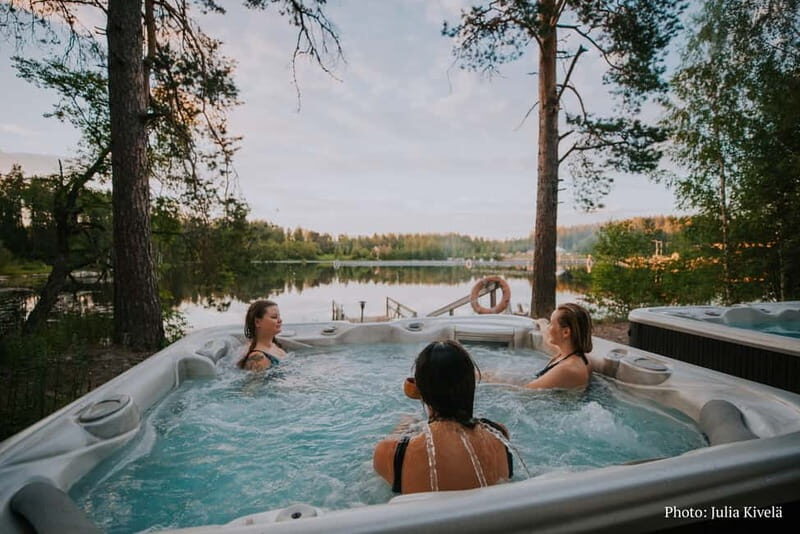 Jyvaskyla: Finnish Smoke Sauna Experience with Jacuzzis - Exploring the Finnish Smoke Sauna Experience