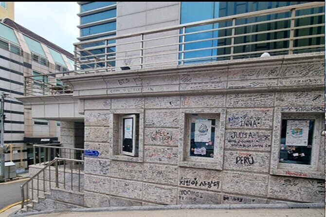 K-Pop Tour - A Deep Dive into the Tour Experience