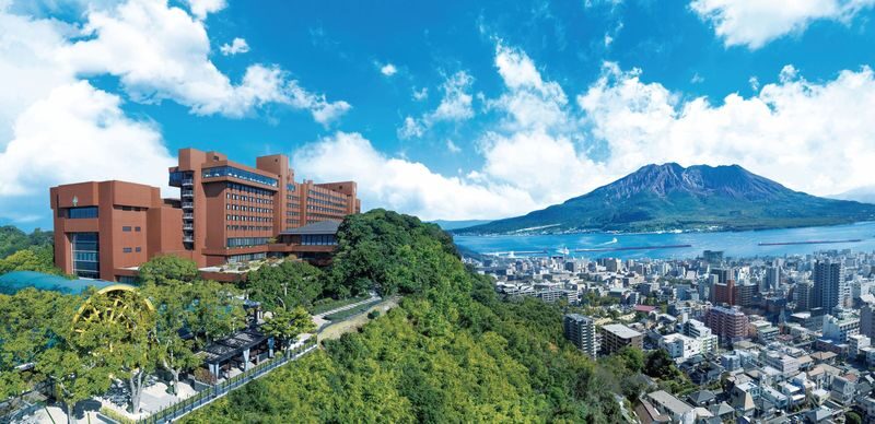 Kagoshimas 5-Star Shiroyama Hotel: Scenic Hot Springs & Lunch - Lunch at Suiren, with a garden view