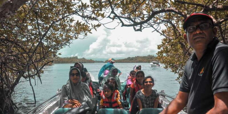 Kalutara: Turtle Hatchery Visit, Boat Safari, and Galle Tour - Key Points