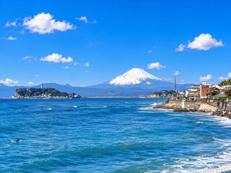 Kamakura & Enoshima Day Trip from Tokyo: Tsurugaoka Hachimangu, Hase-dera, Great Buddha & Mt. Fuji Views - Enoshima: island paths and a chance of Fuji