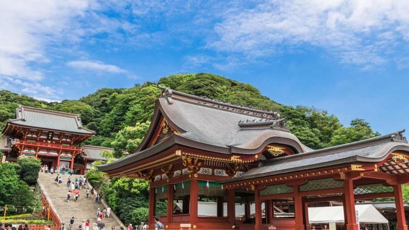 Kamakura Great Buddha & Tsurugaoka Hachimangu Shrine & Enoshima & Kamakura High School One Day Tour | Depart from Tokyo - A day trip built around contrasts