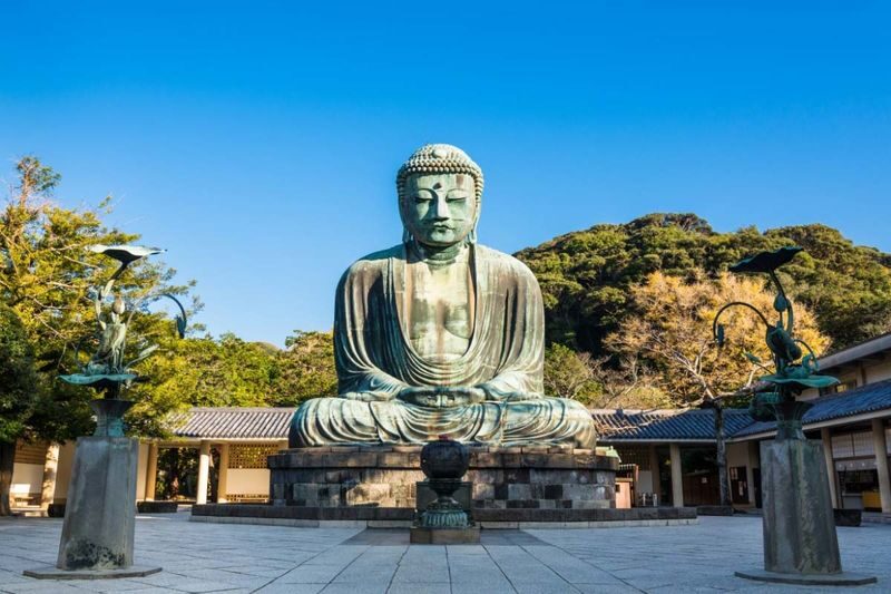 Kamakura Great Buddha & Tsurugaoka Hachimangu Shrine & Enoshima & Kamakura High School One Day Tour | Depart from Tokyo - What the small-group format changes