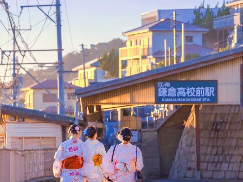 Kamakura High School "Slam Dunk" Filming Location + Enoshima Island + Atami Fireworks Instagram-Worthy One-Day Tour (From Tokyo) - Shore viewing or a paid cruise?