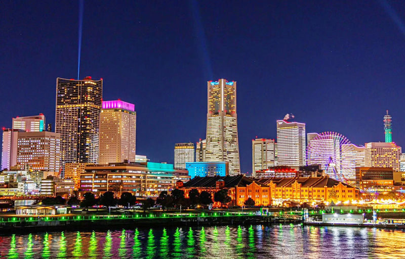 Kamakura & Yokohama | Includes Train Experience: Enoshima & Kamakura High School & Tsurugaoka Hachimangu Shrine & Yokohama Night View Day Trip (From Tokyo) - A day that changes character from stop to stop