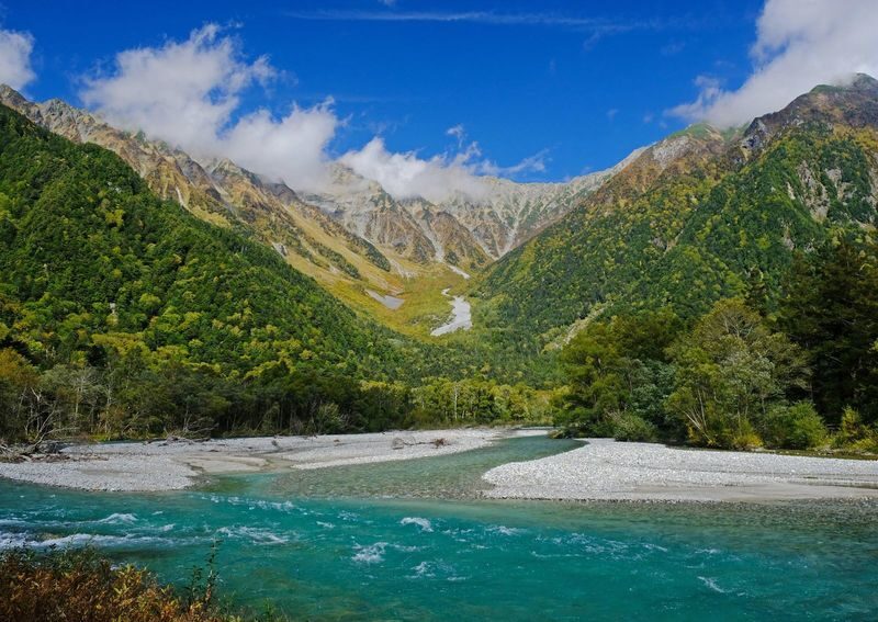 Kamikochi & Kappa Bridge Full-Day Alpine Route Hiking - Guides make the difference between wandering and a plan