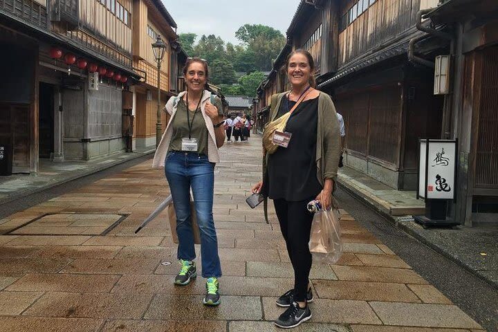 Kanazawa 4hr Private Tour with Government Licensed Guide - The value of a licensed guide
