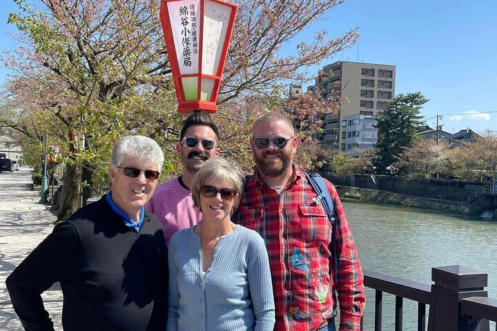 Kanazawa 4hr Private Tour with Government Licensed Guide - What the price does and does not buy