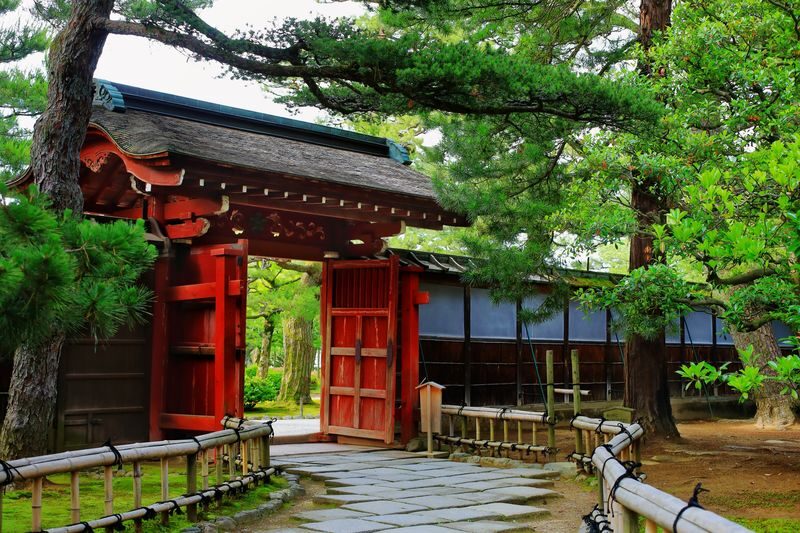 Kanazawa Day Tour: Geisha District, Kenrokuen Garden and the Castle - A day that connects Kanazawa’s main sights