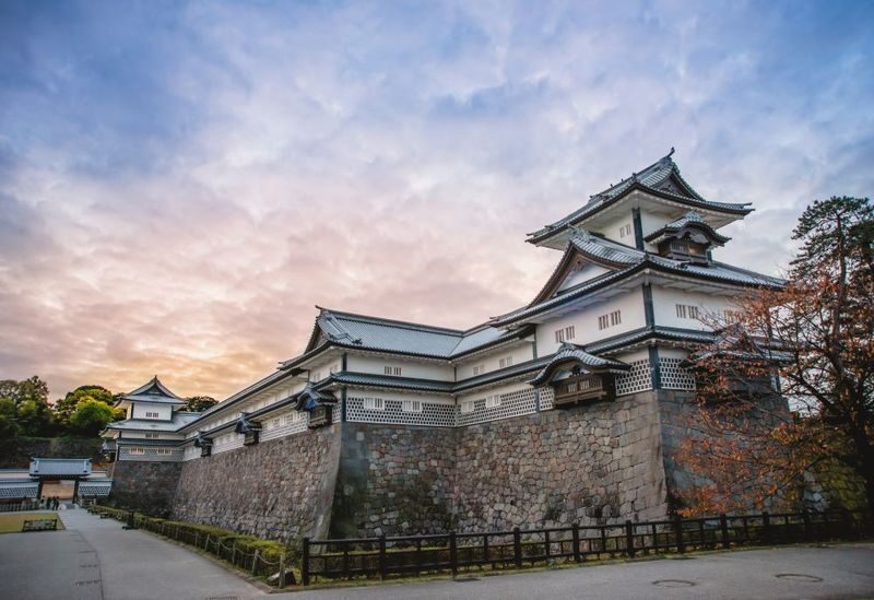 Kanazawa Half Day Historical Photo Spot Walking Tour - What the price buys you