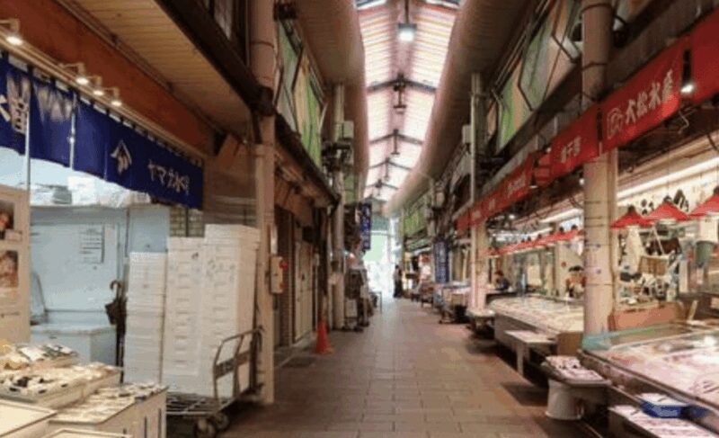 Kanazawa: Main Sights and Hidden Spots Guided Walking Tour - Discover Kanazawa’s Hidden and Famous Sights in Four Hours