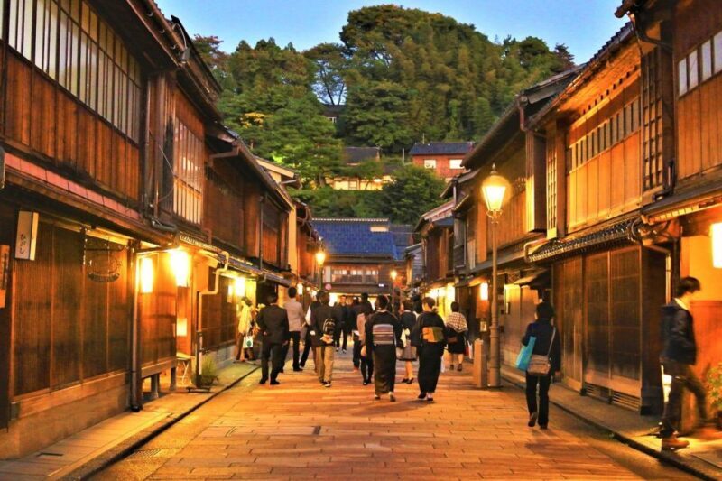 Kanazawa: Private Tour with Local Guide - Exploring Kanazawa with a Private Guide: An In-Depth Review