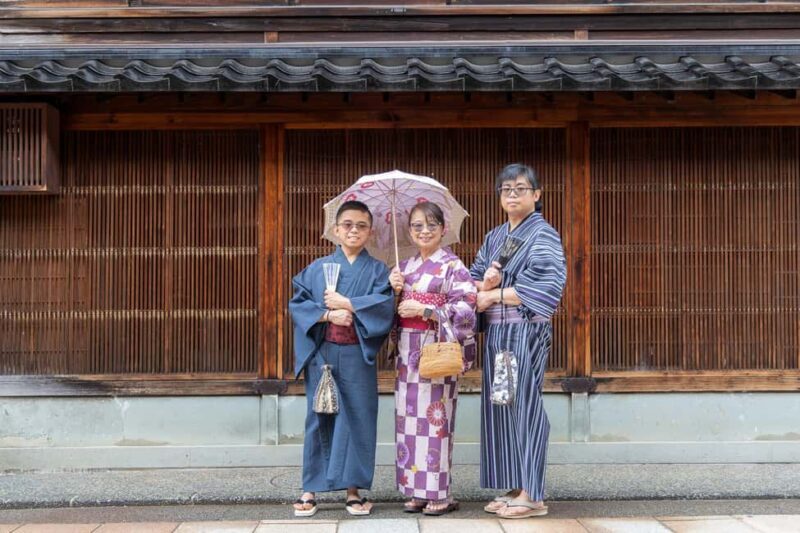 Kanazawa: Private Tour with Photographer and Photoshoot - FAQ