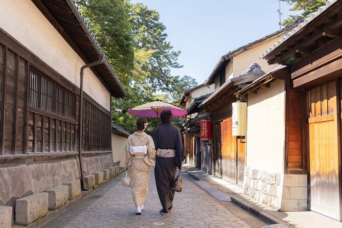 Kanazawa Private Tour with Professional Photographer - Key Points