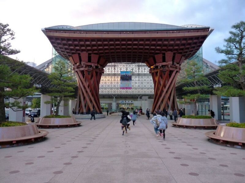 Kanazawa: Private Walking Tour with a Local - Key Points