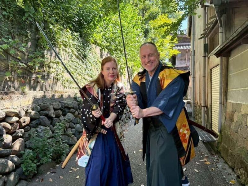 Kanazawa: Samurai Swordsmanship Lesson at a rented temple - Key Points