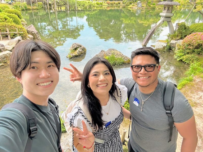 Kanazawa Walking Tour: Garden, Castle, Samurai & Geisha+Taxi - What the price includes, and what it does not