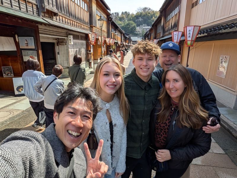Kanazawa Walking Tour: Garden, Castle, Samurai & Geisha+Taxi - A few practical details before you book