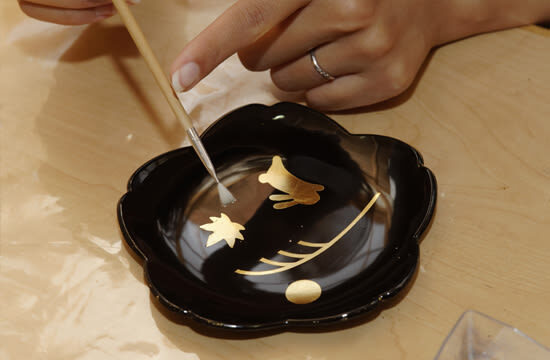 Kanazawa Walking Tour: Gold Leaf, Japanese Sweets and Ninja Stars - A day of crafts, old streets and local history