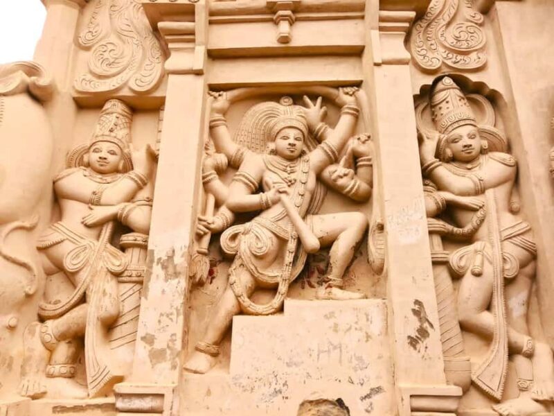 Kanchipuram: Temple Architecture & Silk Weaving from Chennai - How the Day Unfolds