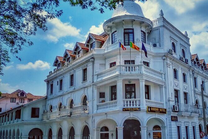 Kandy City Sightseeing and Ambuluwawa Tower by Tuk Tuk Tour - Who Should Consider This Tour?