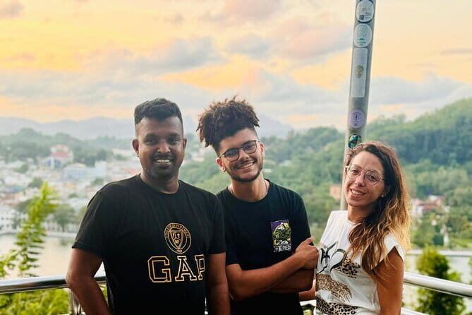 Kandy City Tour with Ambuluwawa by Tuk Tuk - Key Points