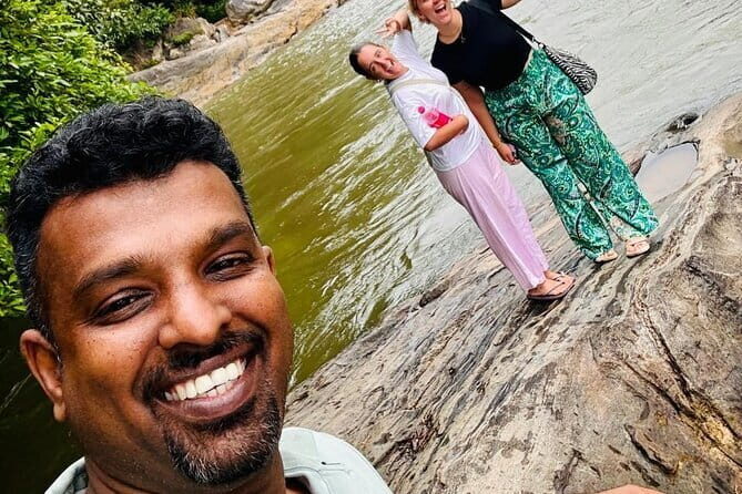 Kandy City Tour with Ambuluwawa by Tuk Tuk - What You Can Expect