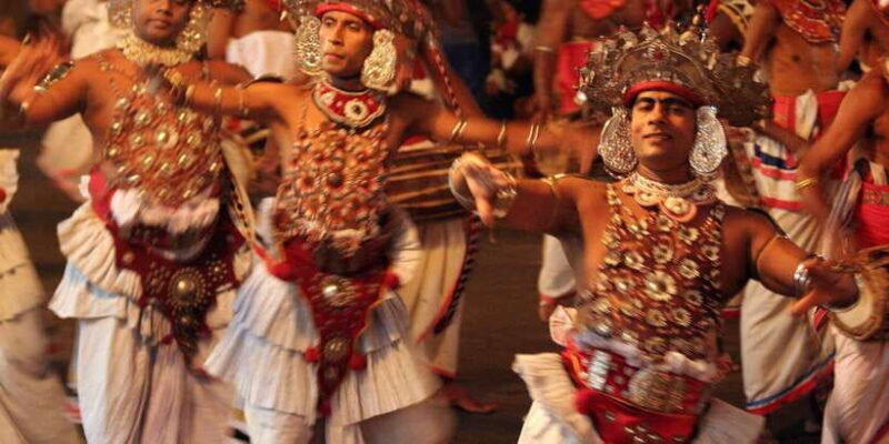 Kandy City Tour With Ambuluwawa Tower - FAQs