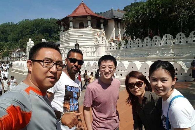 Kandy City Tour with Mahaweli - FAQ