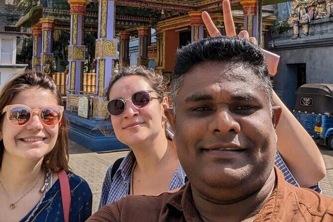 Kandy Heritage City Tour by tuktuk - Key Points