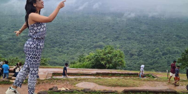 Kandy: Sigiriya Dambulla & Minneriya Park Safari day tour - Key Points