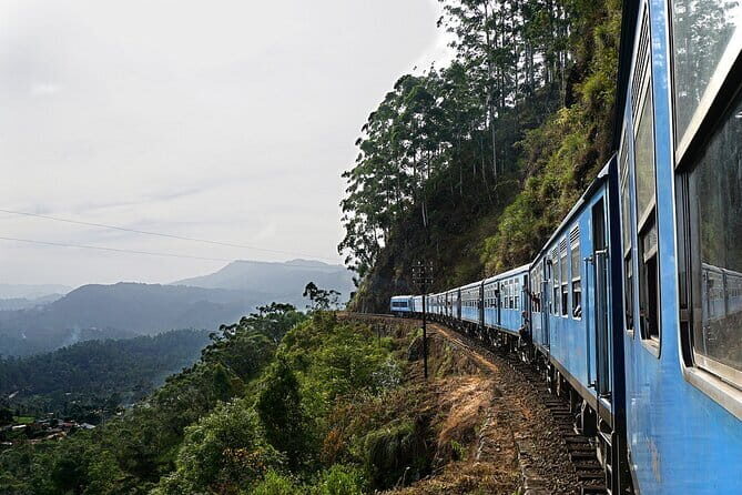 Kandy to Nanu Oya train ride on (Train No: 1005 "Podi Menike") - The Journey Itinerary and What to Expect