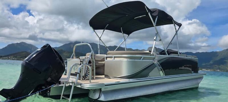 Kaneohe Bay: Pontoon Boat Rental with Captain - Key Points