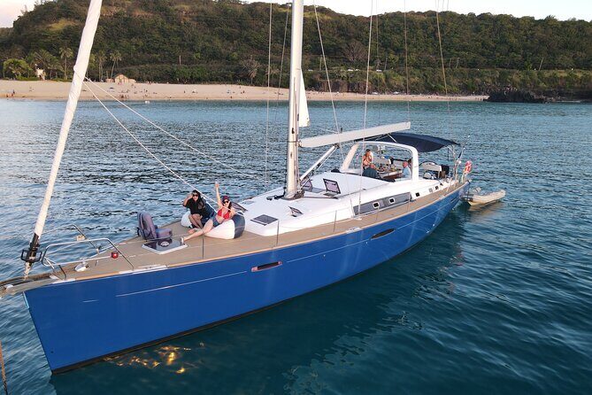 Kanoa Yacht Charter: 2-Hour Sail off Waikiki - Key Points