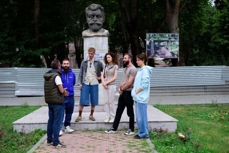 Kapan Walking Art Tour - A Closer Look at the Kapan Walking Art Tour