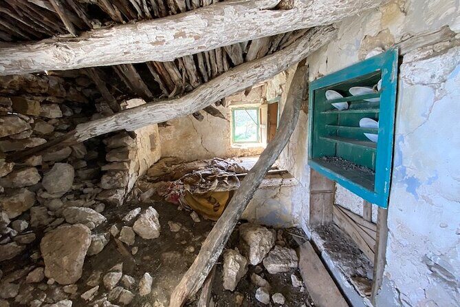 Karpathos Lastos mountain Hike with guide - An In-Depth Look at the Karpathos Lastos Mountain Hike