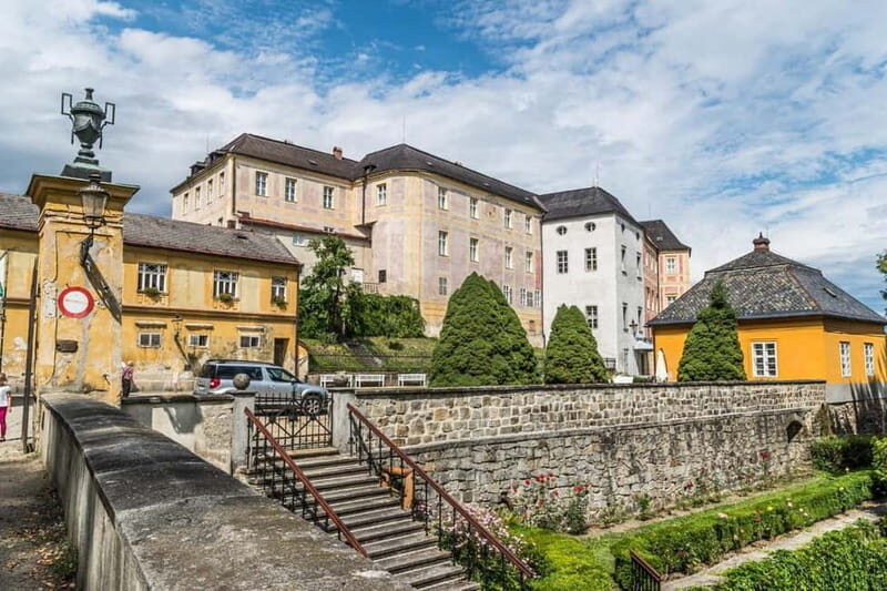 Kassel: Express Walk with a Local in 60 minutes - Authenticity and Local Tips