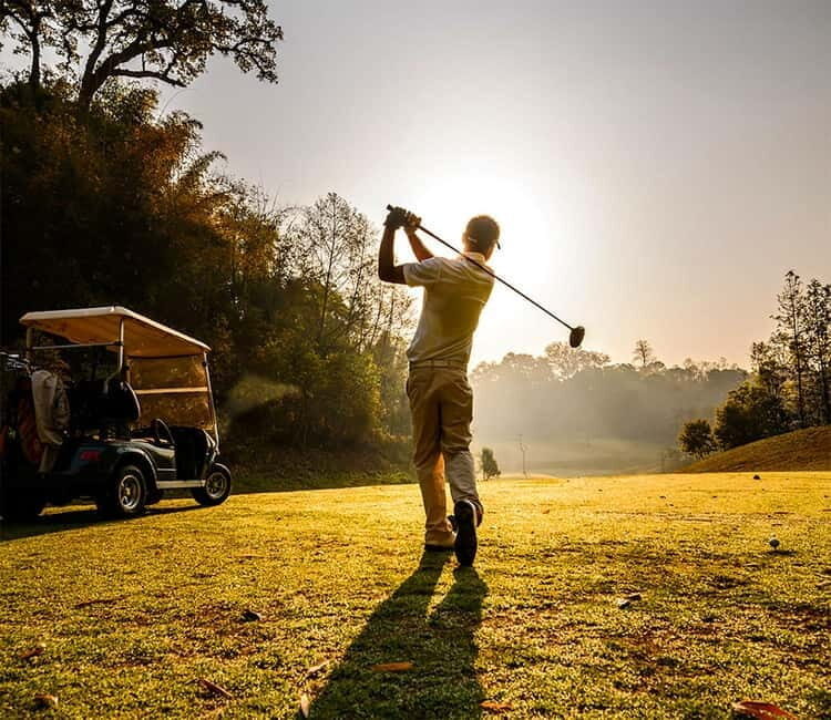 Kathmandu's 18-Hole Gem: Hike & Play the Himalayan Golf - Key Points